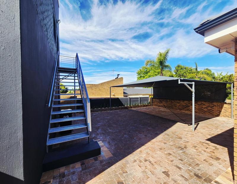 To Let 1 Bedroom Property for Rent in Vierlanden Western Cape